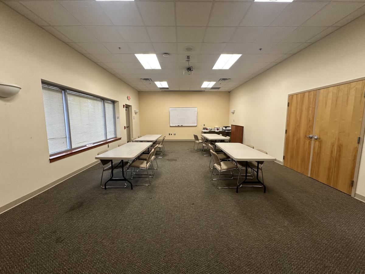 Diamond Lakes Meeting Room